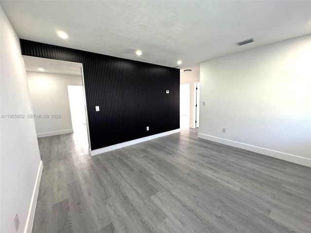 9221 Broad Manor Rd, Miami, FL 33147