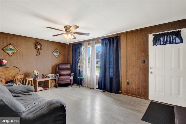 27 MAYWOOD AVE, Reading, PA 19608