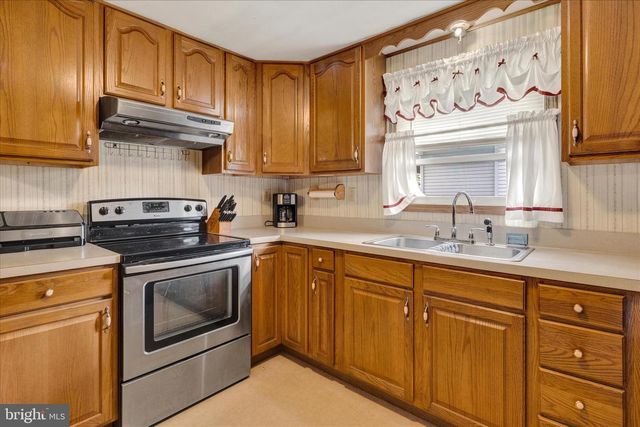 27 MAYWOOD AVE, Reading, PA 19608