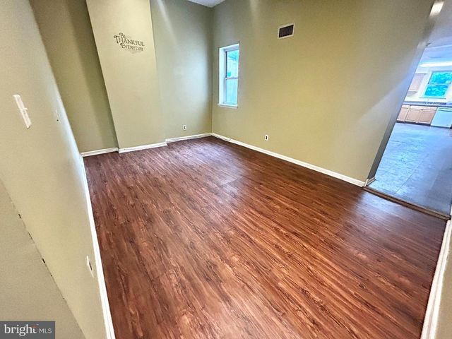 3824 LANCASTER AVE, Philadelphia, PA 19104