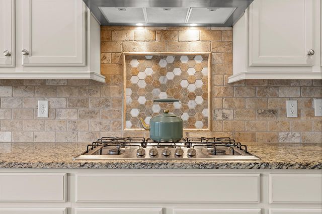 7997 Hampton Cove Drive, Ooltewah, TN 37363