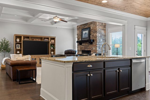 7997 Hampton Cove Drive, Ooltewah, TN 37363