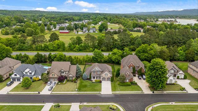7997 Hampton Cove Drive, Ooltewah, TN 37363