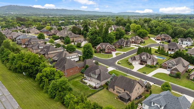 7997 Hampton Cove Drive, Ooltewah, TN 37363