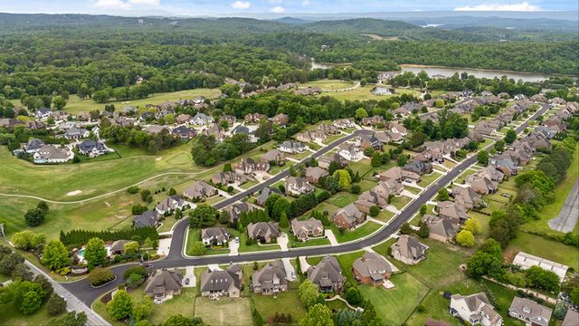 7997 Hampton Cove Drive, Ooltewah, TN 37363