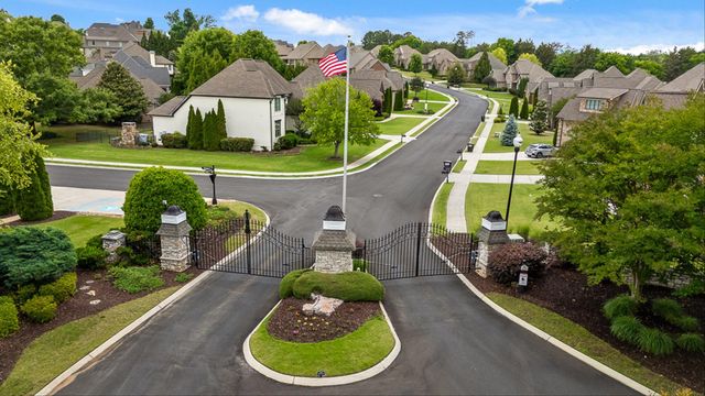 7997 Hampton Cove Drive, Ooltewah, TN 37363
