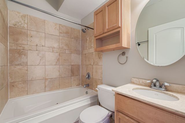 4415 N Rockwell Street 2R, Chicago, IL 60625