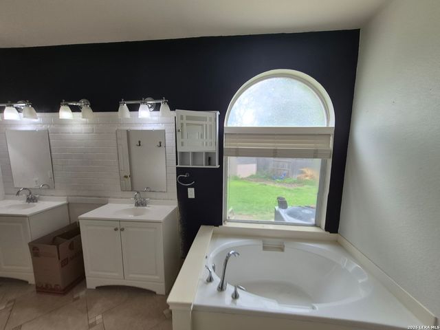 712 Moss Wood, Schertz, TX 78154