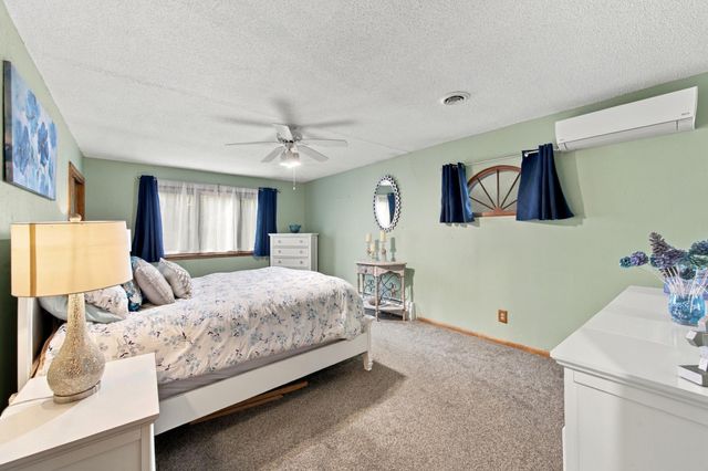 222 26TH Avenue N, Fargo, ND 58102