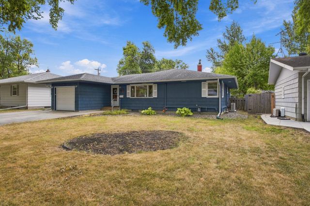 222 26TH Avenue N, Fargo, ND 58102