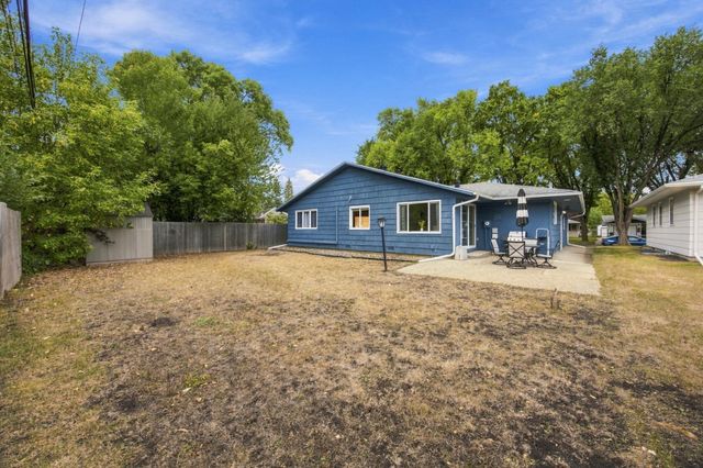 222 26TH Avenue N, Fargo, ND 58102