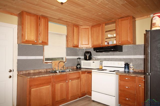 113 W Highland Ave, Longview, TX 75602
