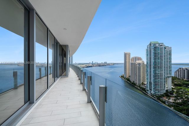 300 Biscayne Boulevard Way 2701, Miami, FL 33131