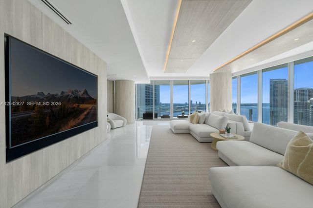 300 Biscayne Boulevard Way 2701, Miami, FL 33131