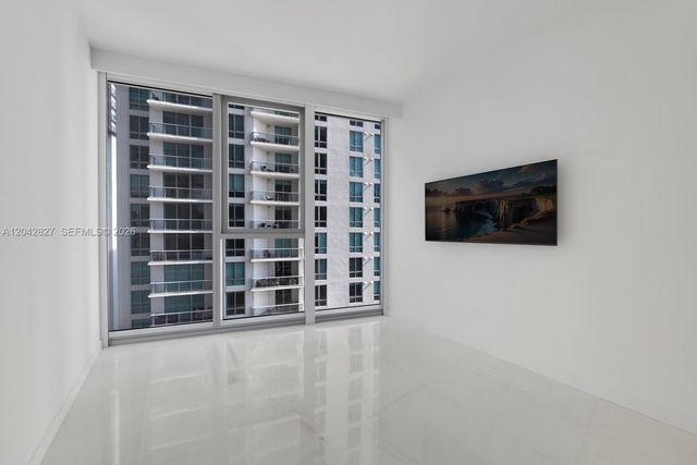 300 Biscayne Boulevard Way 2701, Miami, FL 33131