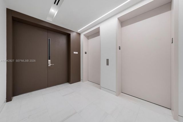 300 Biscayne Boulevard Way 2701, Miami, FL 33131