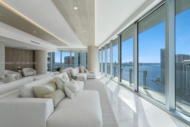 300 Biscayne Boulevard Way 2701, Miami, FL 33131