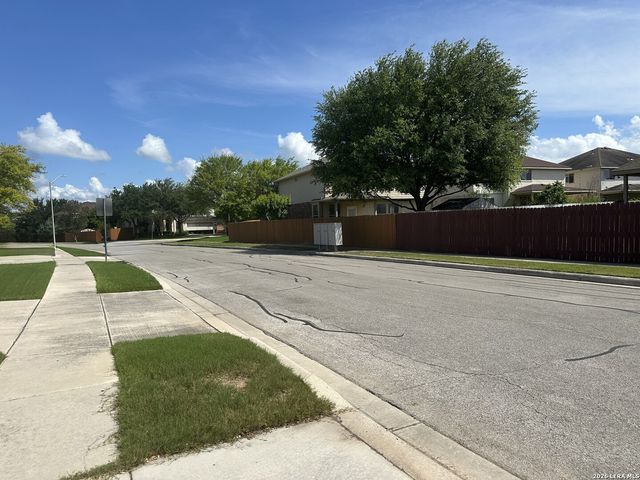606 SEA HEADRIG DR, Cibolo, TX 78108