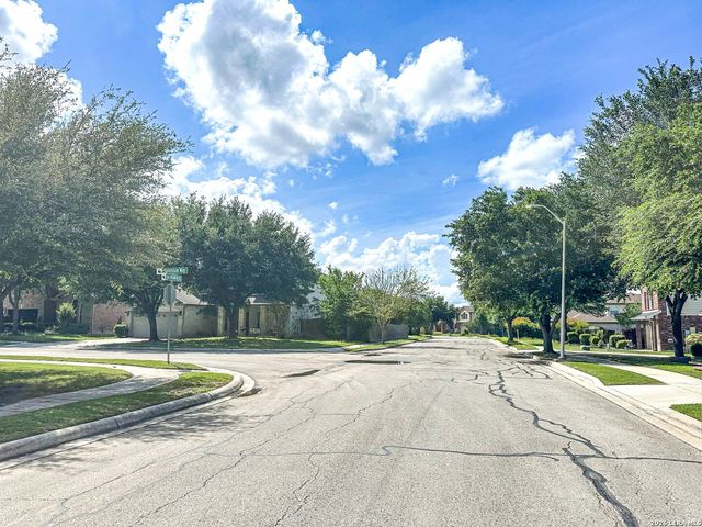 606 SEA HEADRIG DR, Cibolo, TX 78108