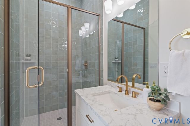 905 N 36th St, Richmond, VA 23223