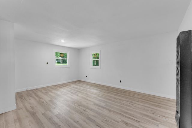 1453 East Livingston Street, Springfield, MO 65803