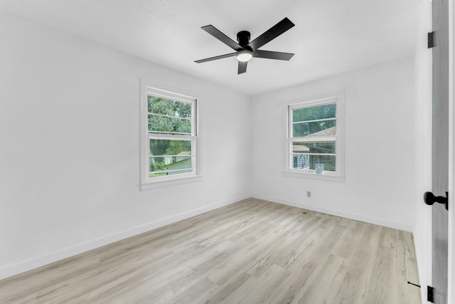 1453 East Livingston Street, Springfield, MO 65803