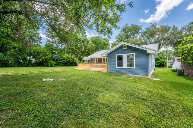 1453 East Livingston Street, Springfield, MO 65803