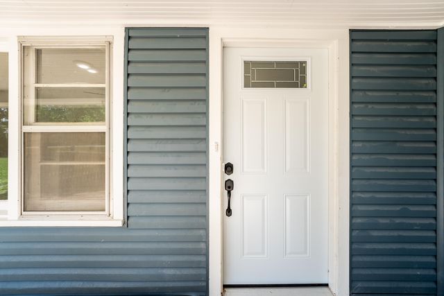 1453 East Livingston Street, Springfield, MO 65803