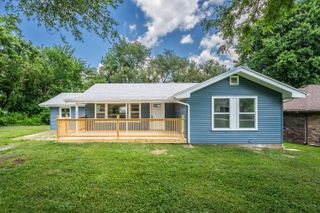 1453 East Livingston Street, Springfield, MO 65803