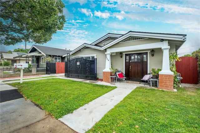 743 Ohio, Long Beach, CA 90804