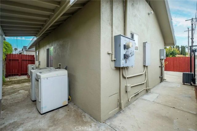 743 Ohio, Long Beach, CA 90804