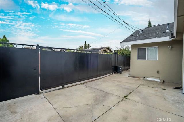 743 Ohio, Long Beach, CA 90804