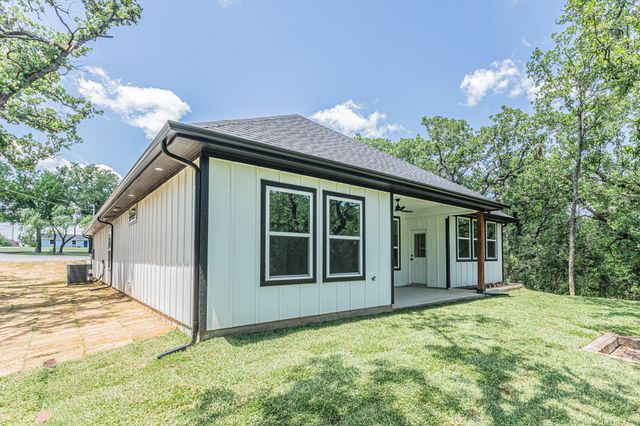 109 Gordons Circle, Runaway Bay, TX 76426