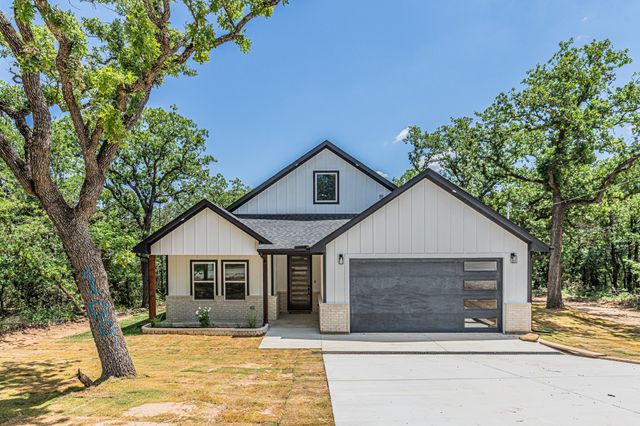 109 Gordons Circle, Runaway Bay, TX 76426