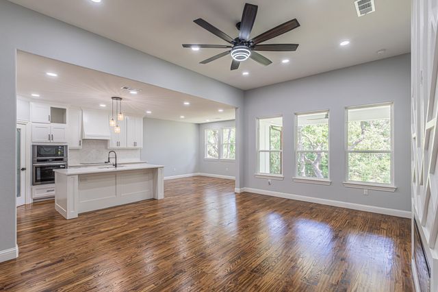 109 Gordons Circle, Runaway Bay, TX 76426