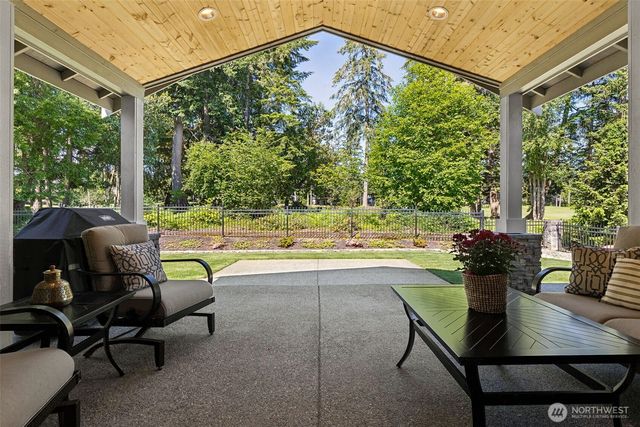 4309 Bogey Drive NE, Lacey, WA 98516