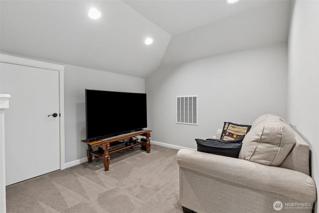 4309 Bogey Drive NE, Lacey, WA 98516