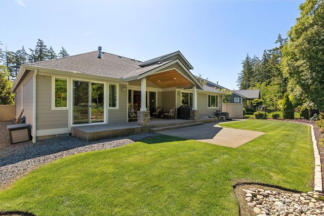 4309 Bogey Drive NE, Lacey, WA 98516