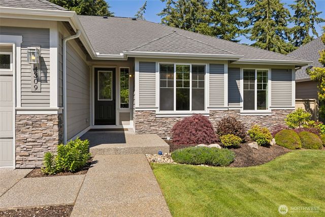 4309 Bogey Drive NE, Lacey, WA 98516