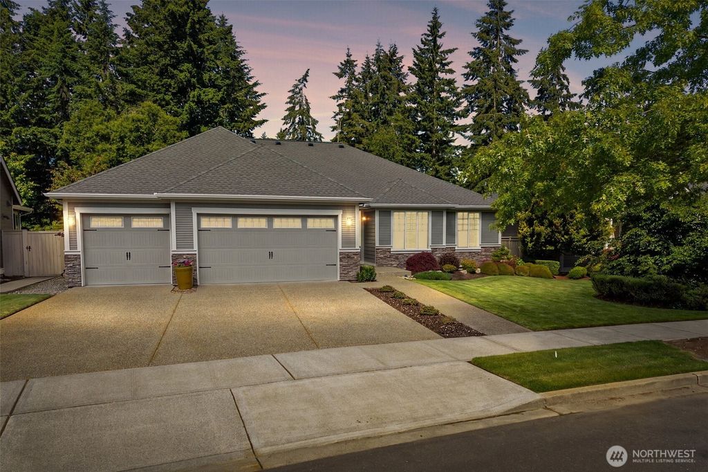 4309 Bogey Drive NE, Lacey, WA 98516