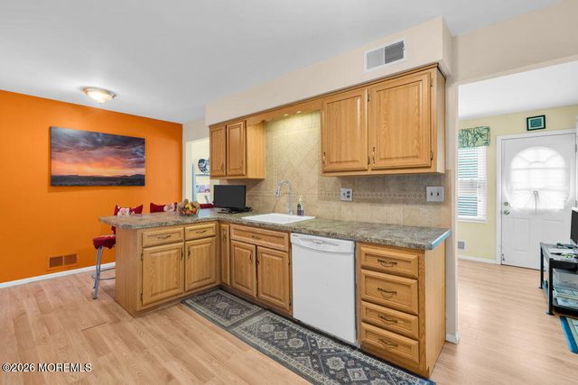 14 Dolan Avenue, Aberdeen, NJ 07747