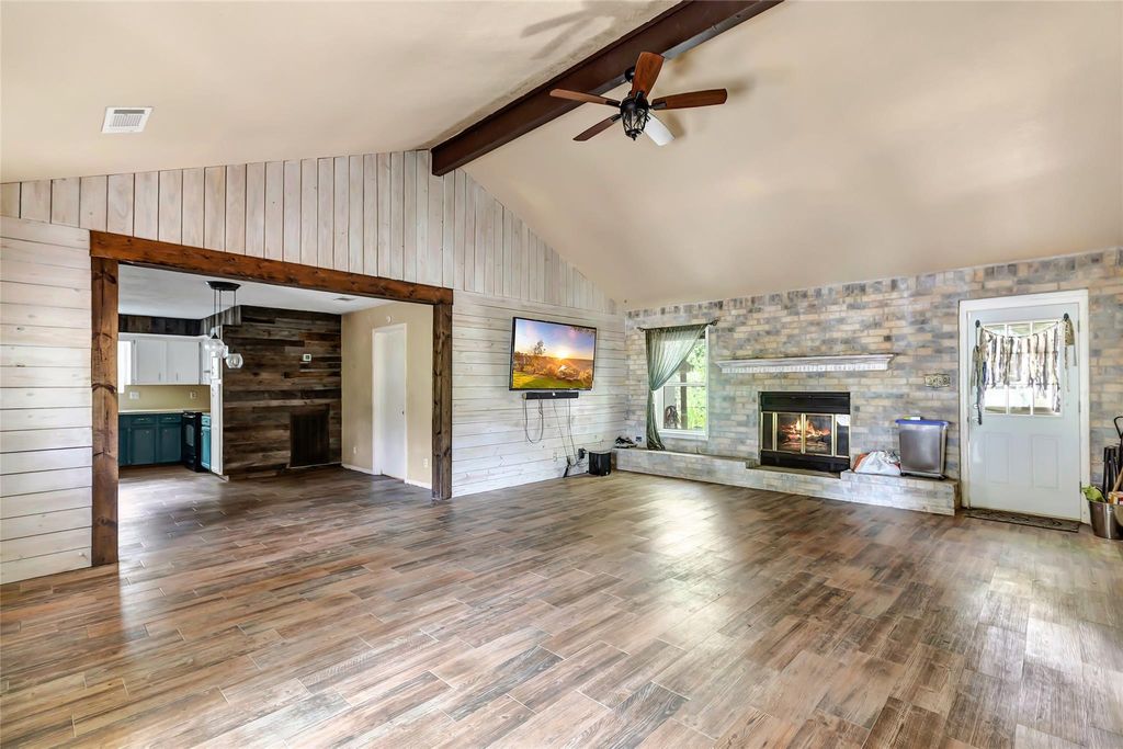 3005 Kindt Drive, Dayton, TX 77535