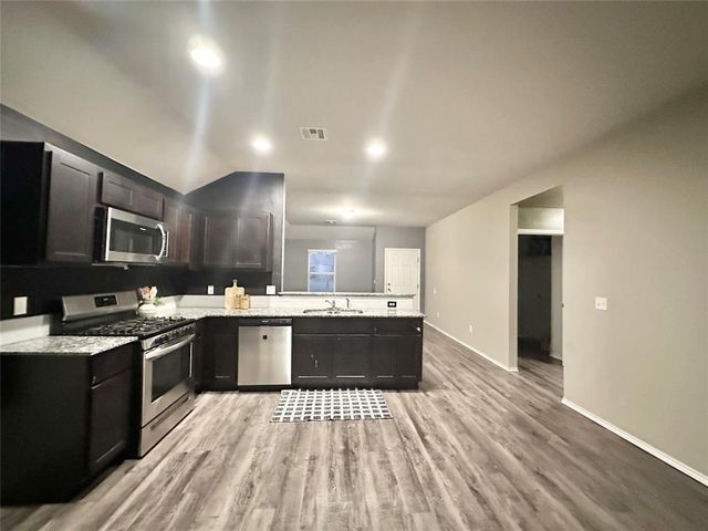 1914 Oak Tree Court, Shawnee, OK 74804