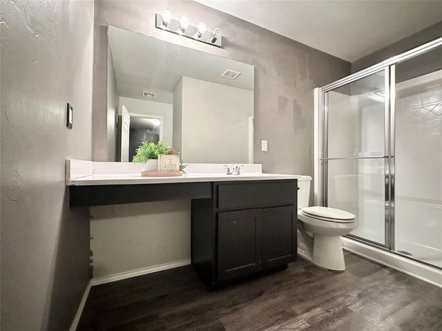 1914 Oak Tree Court, Shawnee, OK 74804