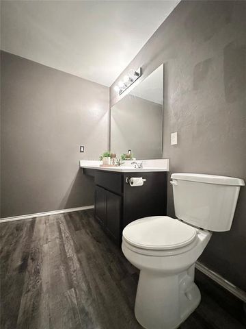 1914 Oak Tree Court, Shawnee, OK 74804