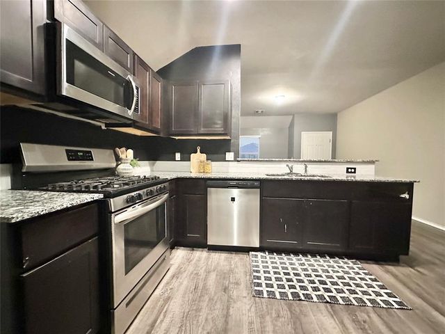 1914 Oak Tree Court, Shawnee, OK 74804