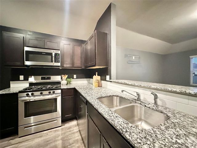 1914 Oak Tree Court, Shawnee, OK 74804