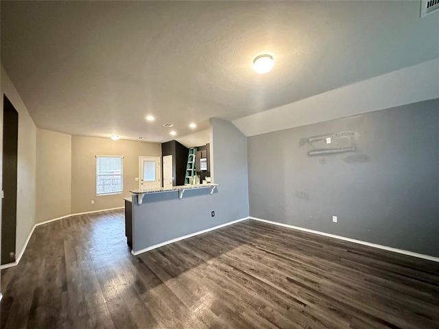 1914 Oak Tree Court, Shawnee, OK 74804