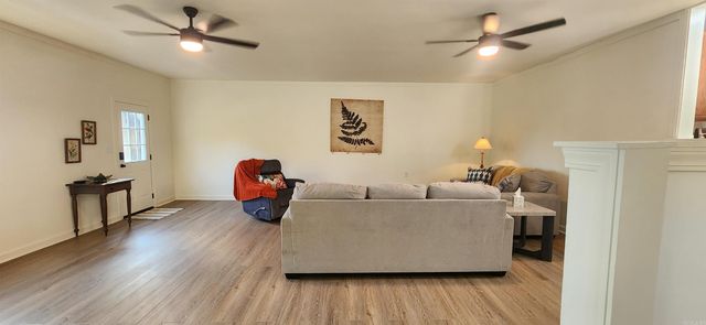 147 Sparksford Dr Drive, Russellville, AR 72802