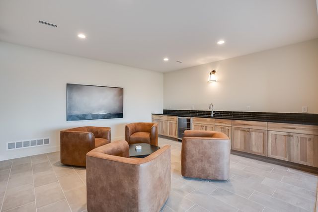 4620 N Ridge Port St., Wichita, KS 67205